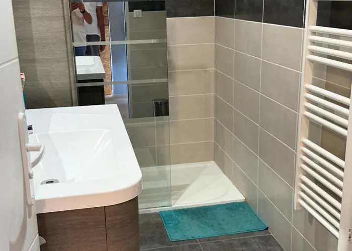 Avec Balcon Vue Couette-café