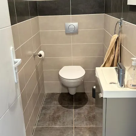 Avec Balcon Vue سانت ماكسيم